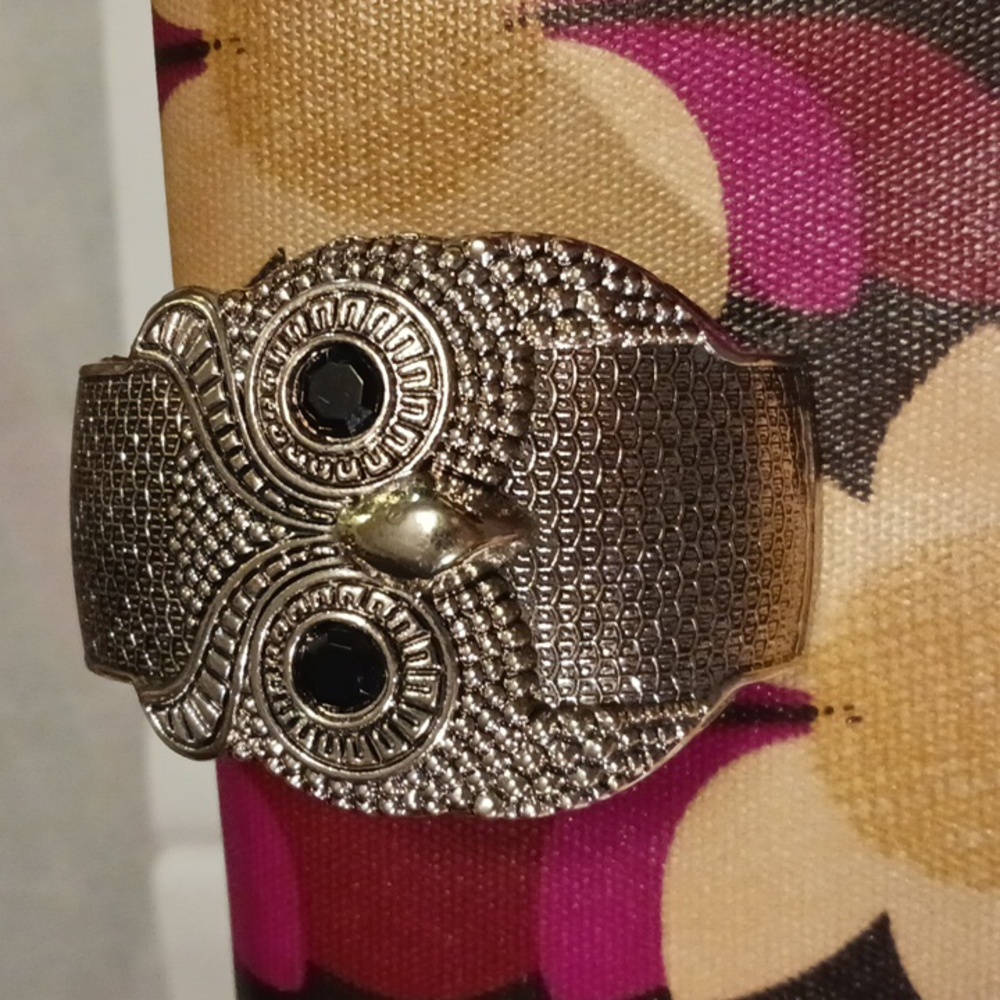 Silver Tone Metal Owl Cuff Bracelet With Black Rhinestones - Picture 4 of 8